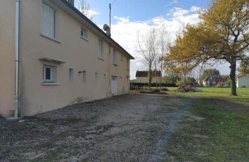 Rancy House | Cozy Retreat with Parking and Garden for Your Stay