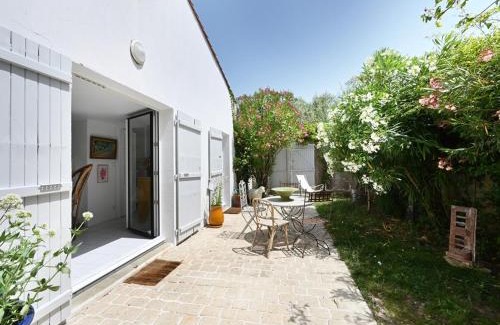 Les Portes-en-Re House | Cozy 3-Room Maison with Garden Near Portes-en-Ré