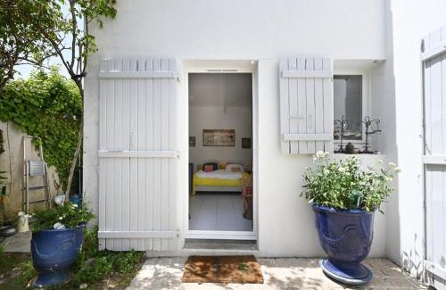Les Portes-en-Re House | Cozy 3-Room Maison with Garden Near Portes-en-Ré