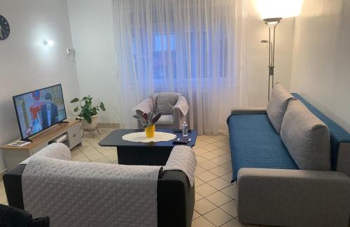 Faches-Thumesnil House | Spacious Maison for 6-8 Guests - Family-Friendly Retreat
