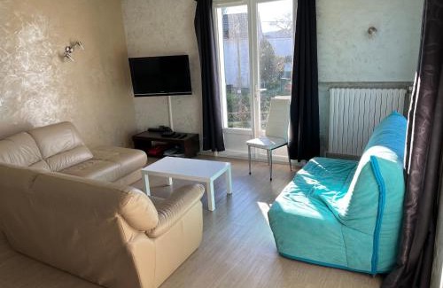Cusset House | Inviting Maison 4 Chambres in Cusset - Family Friendly Stay
