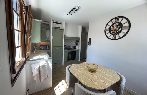 Benerville-sur-Mer House | Cozy Maison for Families, Steps from the Beach