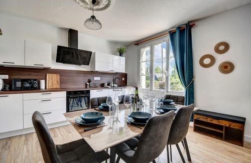 Carhaix-Plouguer House | Maison 6 personnes à 2 pas du Canal de Nantes à Brest
