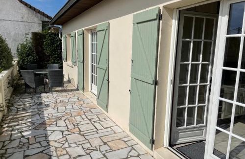 Saulchoy House | Inviting Maison for 6 with Private Pool & Family-Friendly Perks