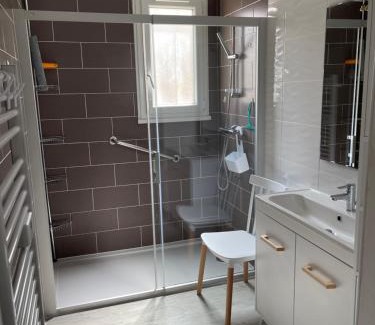 Soulac-sur-Mer House | Pet-Friendly Maison with Ocean View in Soulac