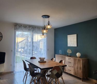 Courseulles-sur-Mer House | Your Oceanfront Escape at Maison Proche Mer