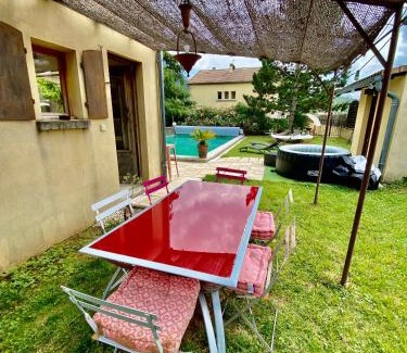 Alba-la-Romaine House | Escape to Maison: Pool, Hot Tub & Family-Friendly Retreat