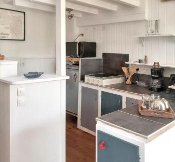 Camaret-sur-Mer House | Cozy 2-Bedroom Retreat with Garden Near Camaret Beach
