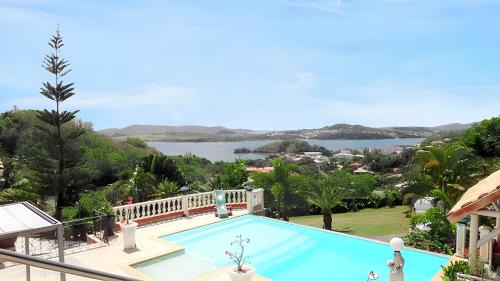 Tartane House | Cozy Maison with Pool & Garden, 2 km from the Beach