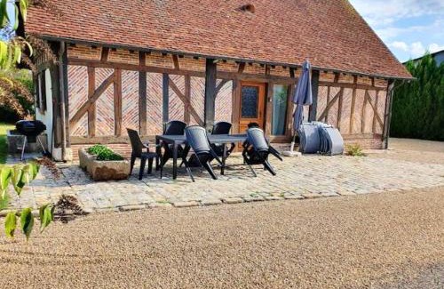 Salbris House | Cozy 3-Bedroom Retreat with Garden and WiFi in Salbris
