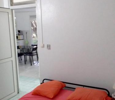 Les Mangles House | Inviting Maison aux Mangles with Fenced Garden & Family-Friendly