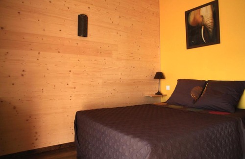 Rillieux-la-Pape House | Experience Oceanfront Bliss at Maison Addama - Rated 9/10