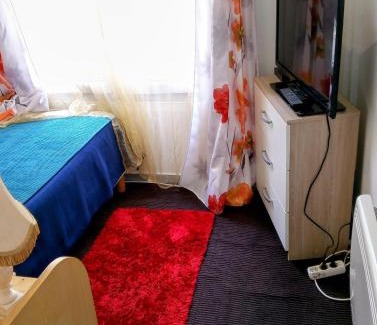 Maisons-Alfort Apartment | Ivone Guest: Family-Friendly Stay with Delicious Breakfast