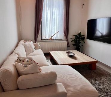 Laken House | Maison Ameluan