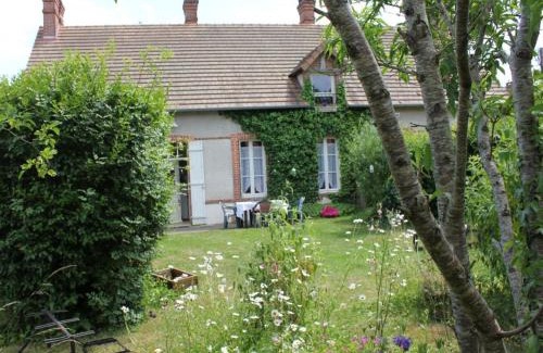 Neung-sur-Beuvron House | Family-Friendly Getaway at Les Alouettes Hotel in France