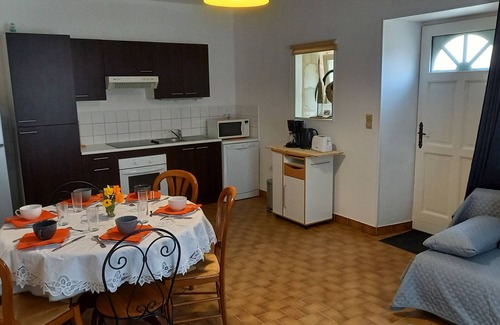 Montreuil-Bellay House | Guest Rated 10/10: Maison Anjou for Up to 13 Guests