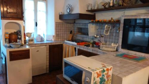Asperjoc Apartment | Pet and Child-Friendly Retreat at Maison Antraigues sur Volane