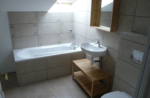 Sassenage House | Cozy Maison-Apt 60m² near Grenoble with Lake View & Spa