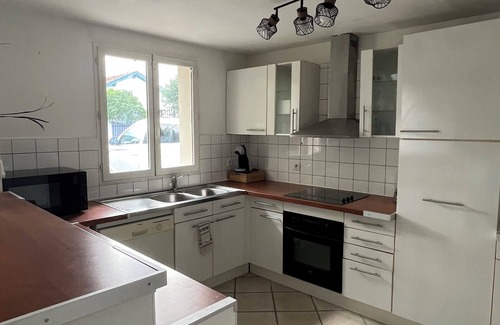 Merignac House | Top-Rated Maison Arcachonnaise with Spa and Breakfast Options