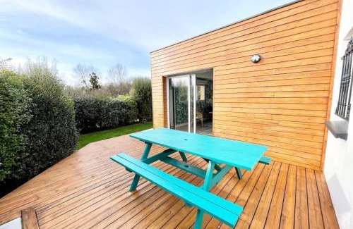 Larmor-Plage House | Beachside Bliss at Maison Archi Cocooning - Rated 9.3/10
