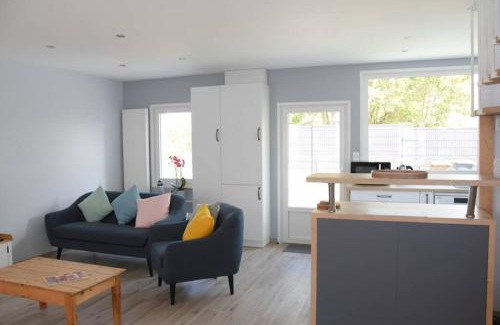 Bleriot-Plage House | Beachfront House with Ocean View and Family-Friendly Fun