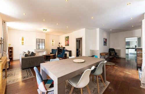 Alpes-Romans House | Elegant Maison in Valence with Private Parking & Pool