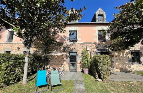 La Chapelle-de-Brain House | Peaceful Getaway for Families and Pet Lovers