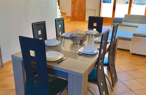 Fourques House | Tranquil Maison Near Arles with Hot Tub and Breakfast