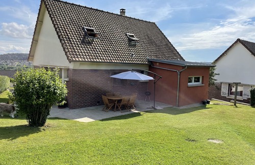 Mers-les-Bains House | Tranquil Maison au Calme with Ocean View & Pool Access