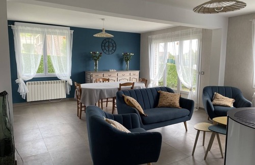 Mers-les-Bains House | Tranquil Maison au Calme with Ocean View & Pool Access