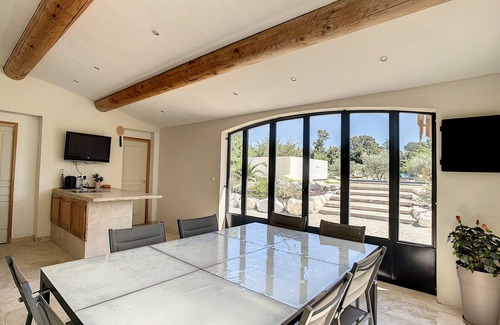 Noves House | Tranquil Maison au Calme with Private Pool & Family Amenities