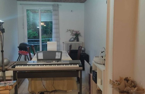 Soisy-sur-Ecole House | Tranquil Retreat Near Paris: Family-Friendly Village Stay