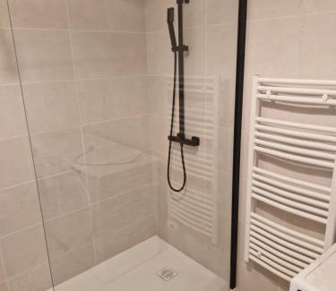 Saint-Jean-Pied-de-Port Apartment | Experience Maison au coeur de la rue pietonne: Pet Friendly Stay