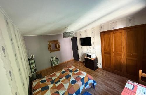 Saint-Pierre-de-Bailleul House | Tranquil Country Retreat with Family-Friendly Amenities
