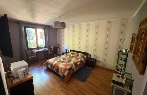 Saint-Pierre-de-Bailleul House | Tranquil Country Retreat with Family-Friendly Amenities