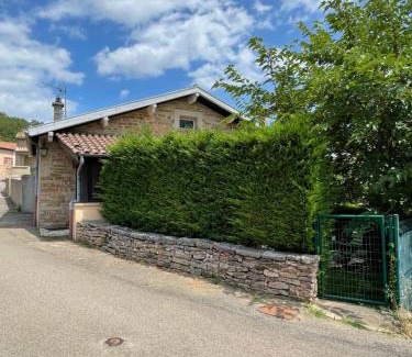 Solutre-Pouilly House | Charming Stay at Maison au Pied de la Roche - 8.4/10 Rated