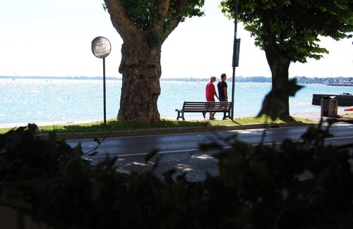 Desenzano del Garda House | Experience Maison Audrey: Oceanfront Bliss with 10/10 Ratings