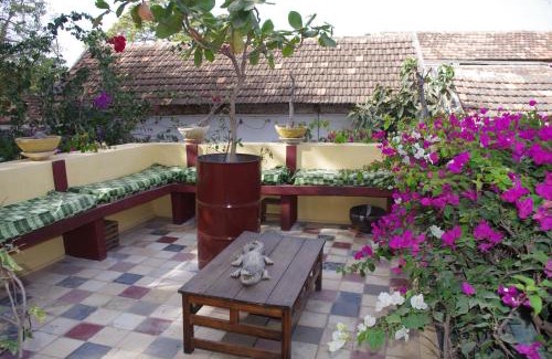 Dakar House | Charming Maison Augustin LY: Oceanfront Getaway Awaits