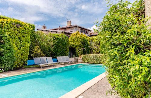Lisle-sur-Tarn House | Relax at Maison Augustine with Pool & Pet-Friendly Amenities