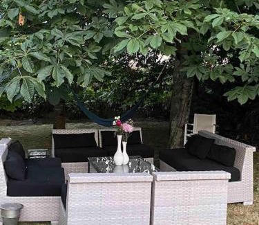Guerande House | Discover Maison aux cœur de la Brière - Family & Pet Friendly!