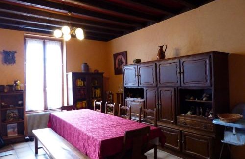 Saint-Germain-des-Fosses House | Family-Friendly Maison avec Cour, 4 Bedrooms Near Vichy