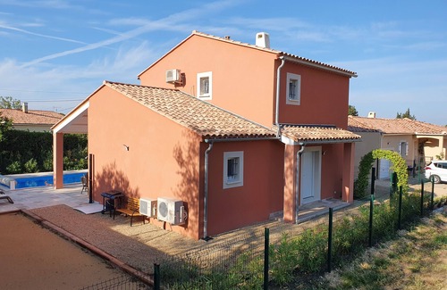 Saumane-de-Vaucluse House | Idyllic Maison with Pool & Petanque in Vaucluse
