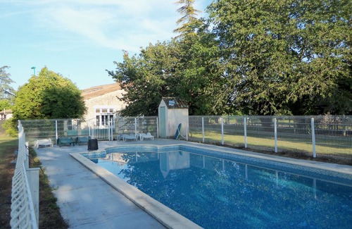 Serres-et-Montguyard House | Inviting Maison with Private Pool and Expansive Garden