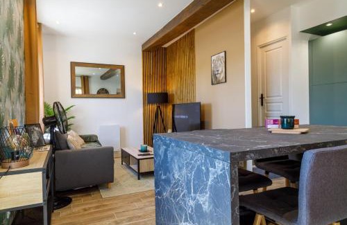 Noyers-sur-Cher House | Relax in a Balneo Retreat Near Beauval Zoo