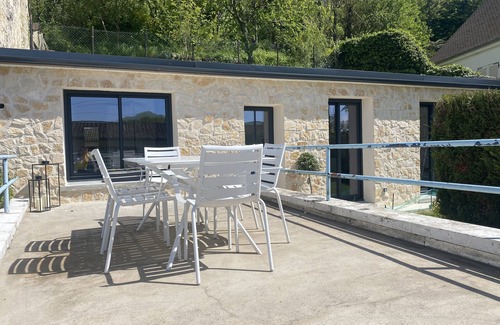 Champagne-sur-Oise House | Charming Maison Avec Terrasse in Beautiful Vexin