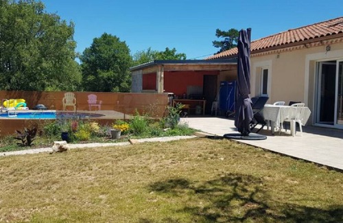 Esclauzels House | Idyllic Maison avec Grand Terrain near St Cirq Lapopie