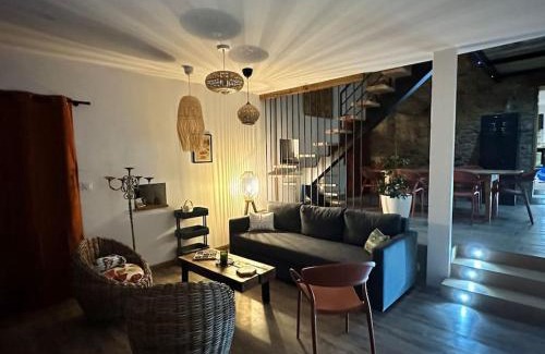 La Chaise-Baudouin House | Relaxing Retreat at Maison avec Jacuzzi for Your Escape