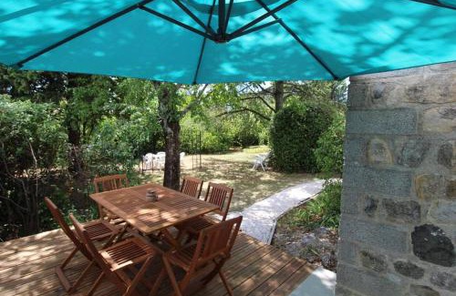Villeneuve-de-Berg House | Relax at Maison de 3 Chambres with Pool and Family-Friendly Vibes