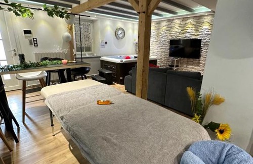 Maisdon-sur-Sevre Apartment | Relaxing Maison with Hot Tub for Family Getaways