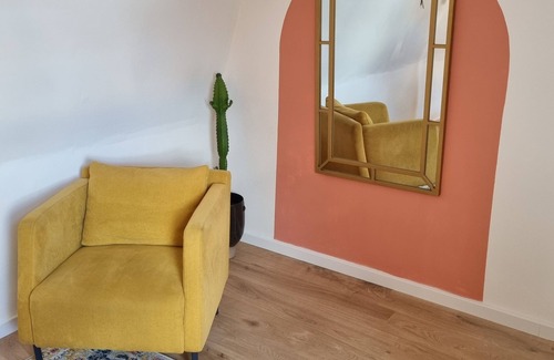Croix House | Guest Rated 10/10: Maison Avec Jacuzzi & Spa Amenities